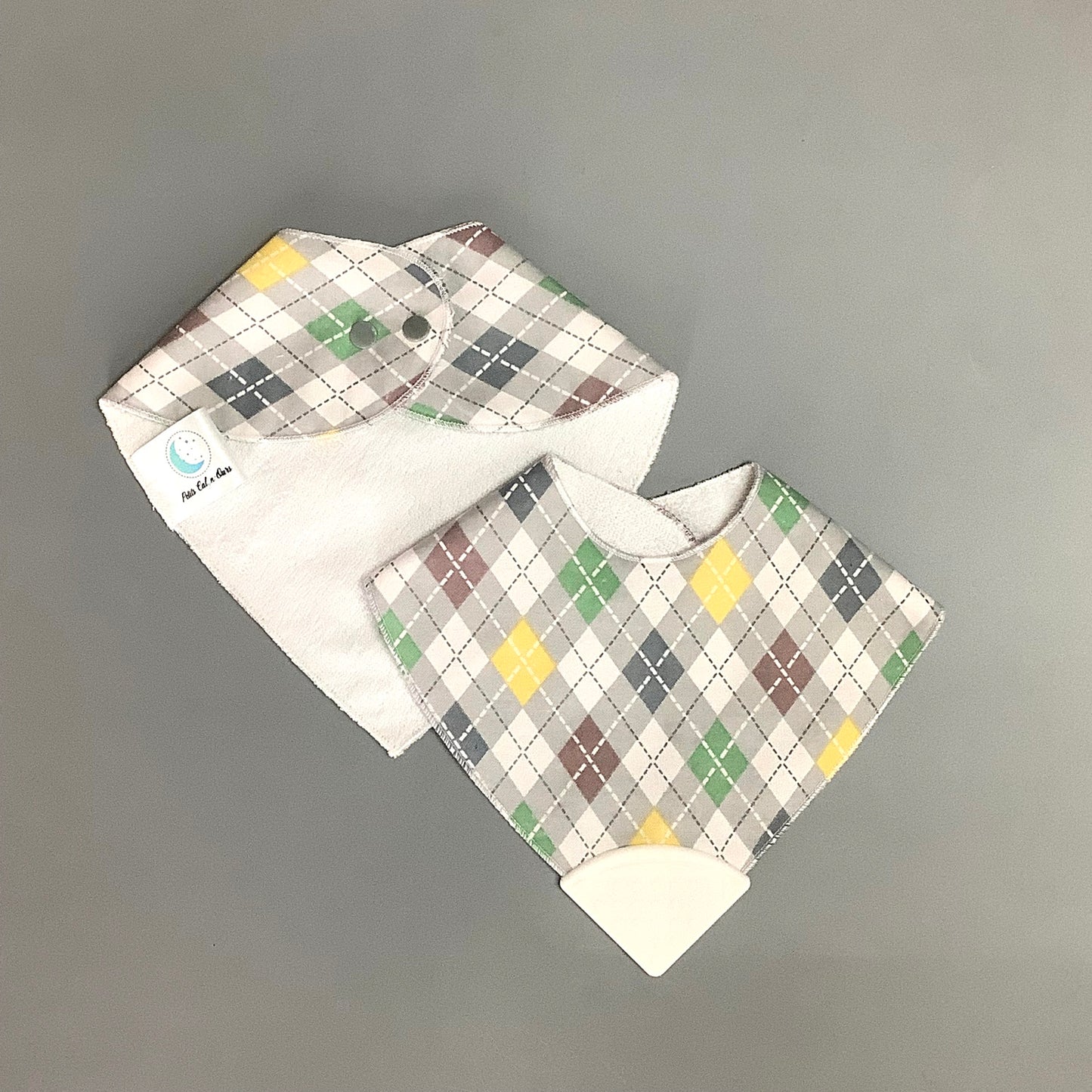 Gray diamond teething bib