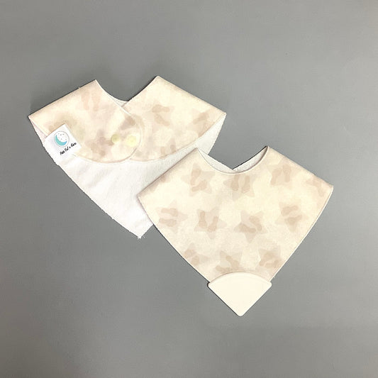 Beige star teething bib with little feet