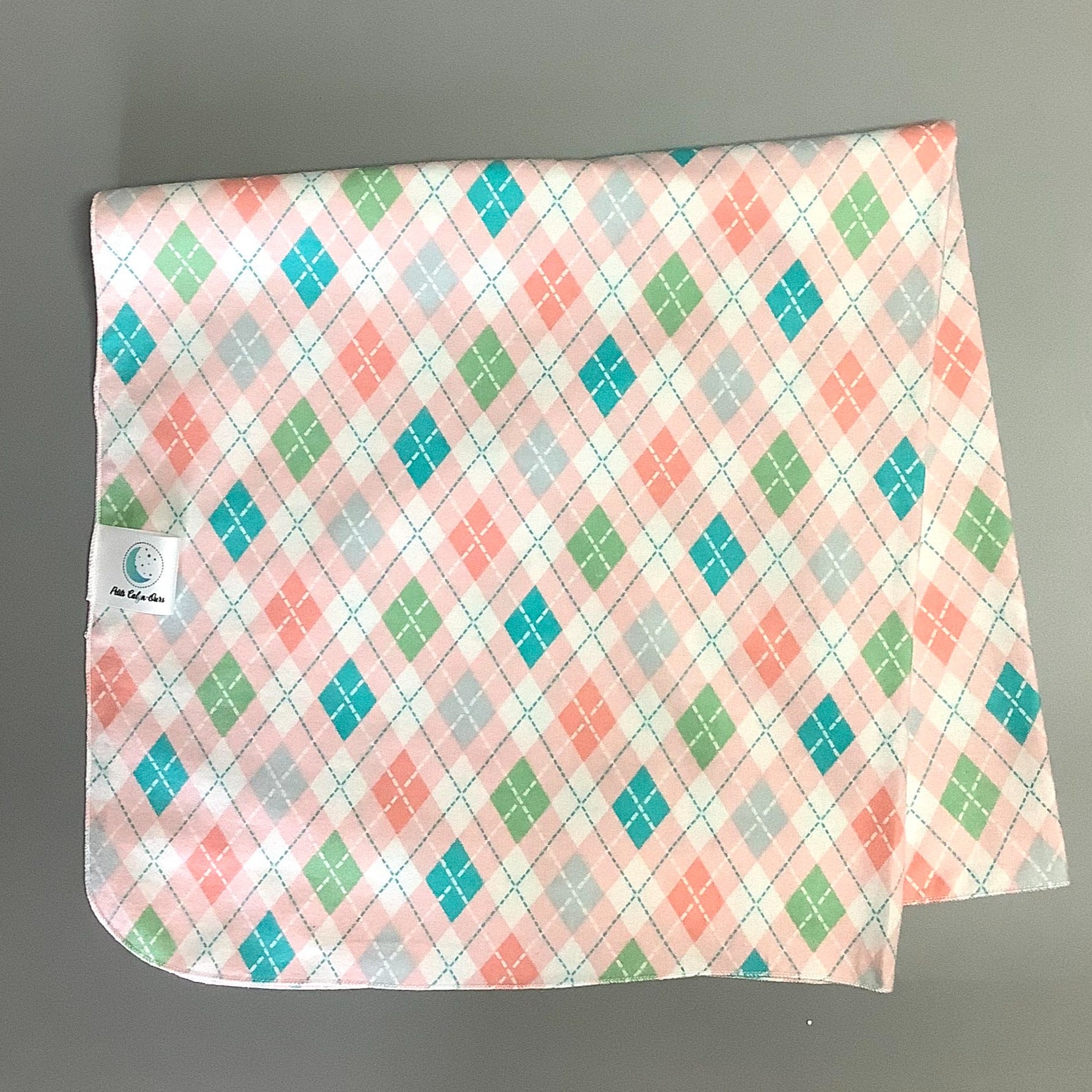 Produit idéal pour endormir vos petits trésors!  Doudou en flannel 100% coton